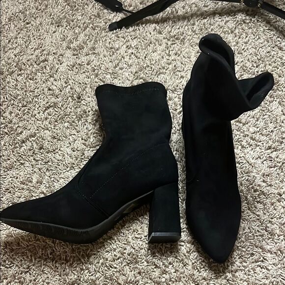Shoes - Chic Black Ankle Boots